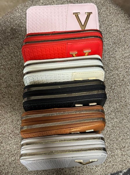 دان حجم وسط للصبايا V